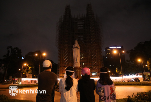 trung tam tp hcm nhon nhip trong buoi toi dau noi long gian cach dpsl 9 trung tam tp hcm nhon nhip trong buoi toi dau noi long gian cach dpsl 9