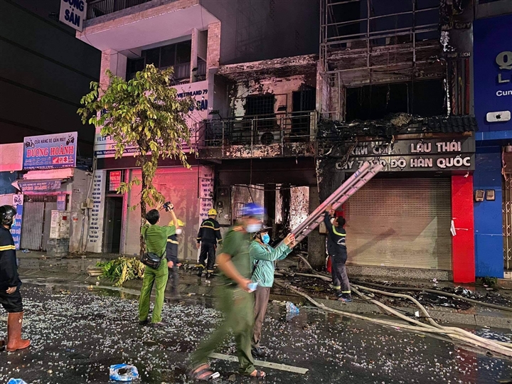 hien truong vu hoa hoan trong dem o tp hcm 1 nguoi chet dspl 1 hien truong vu hoa hoan trong dem o tp hcm 1 nguoi chet dspl 1