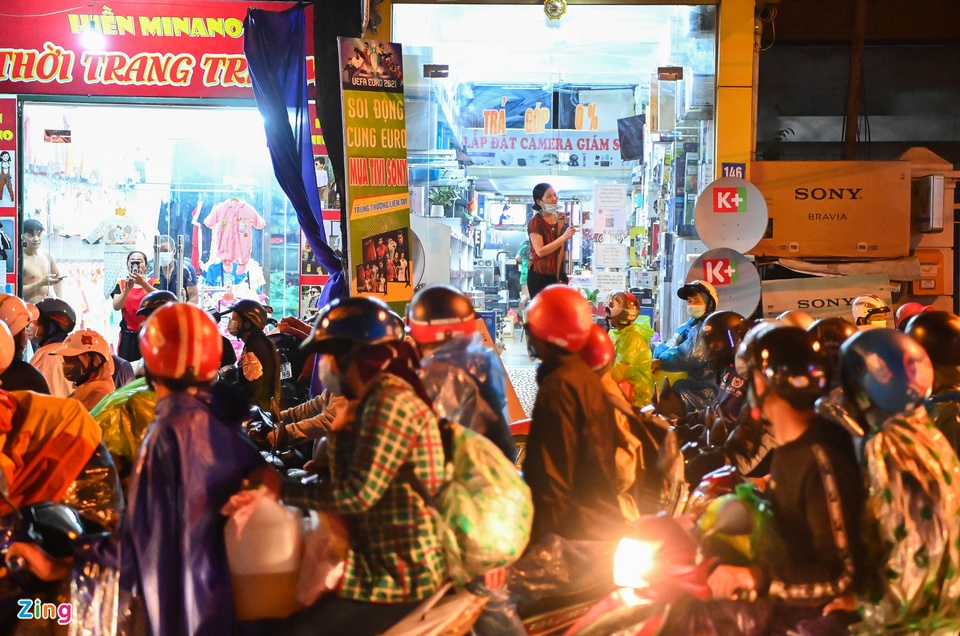 nguoi dan ve tu cac tinh phia nam un un qua cua ngo ha noi nhieu em nho kiet suc ngu say tren xe may dspl 11 nguoi dan ve tu cac tinh phia nam un un qua cua ngo ha noi nhieu em nho kiet suc ngu say tren xe may dspl 11