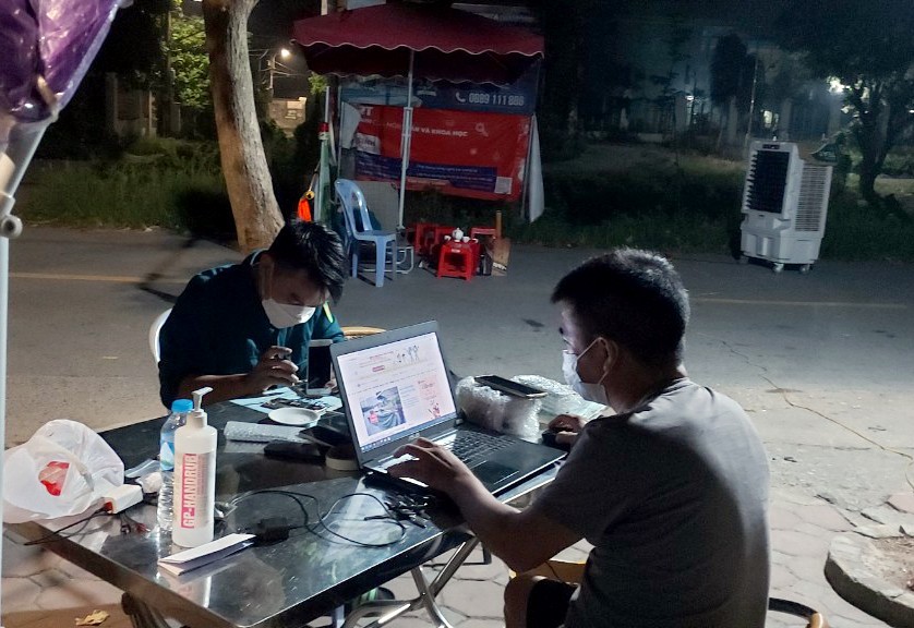 giang vien dai hoc xin dien thoai cu de tiep te cho hoc tro ngheo dspl 2 giang vien dai hoc xin dien thoai cu de tiep te cho hoc tro ngheo dspl 2