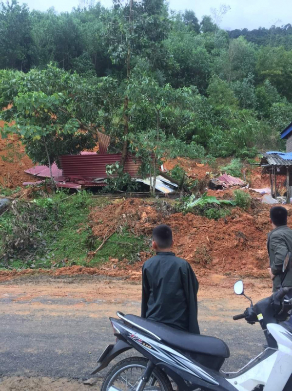 hoa binh sat lo dat lam sap mot ngoi nha 4 nguoi thuong vong dspl 1 hoa binh sat lo dat lam sap mot ngoi nha 4 nguoi thuong vong dspl 1