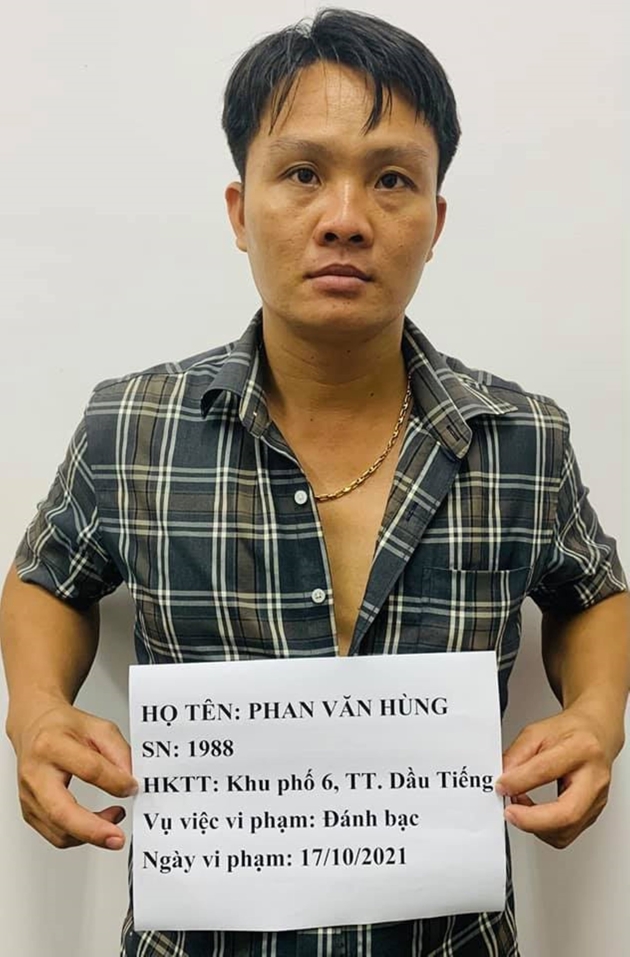 tin tuc phap luat ngay 21 10 bat 7 doi tuong danh bac nup bong quan ca phe o binh duong dspl 2
