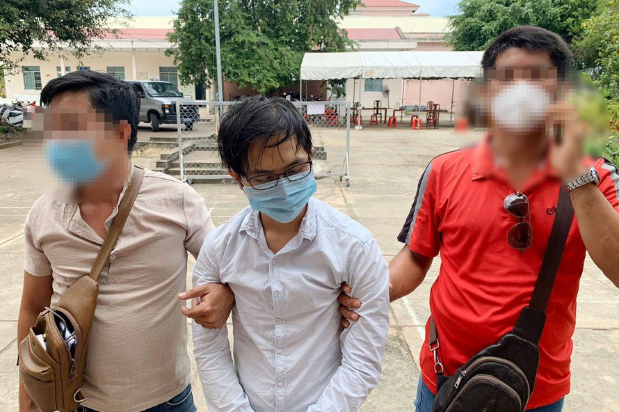vu 2 vo chong bi trom dot nhap dam trong thuong tra hoi tai san bat duoc nghi pham dspl 2 vu 2 vo chong bi trom dot nhap dam trong thuong tra hoi tai san bat duoc nghi pham dspl 2