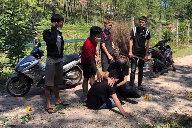 tin tuc phap luat ngay 8 11 cong an vay bat ten cuop co sung co thu trong nha dan dspl 2 tin tuc phap luat ngay 8 11 cong an vay bat ten cuop co sung co thu trong nha dan dspl 2