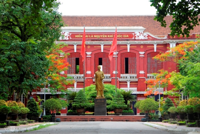 truong quoc hoc hue duoc cong nhan la di tich quoc gia dac biet dspl truong quoc hoc hue duoc cong nhan la di tich quoc gia dac biet dspl