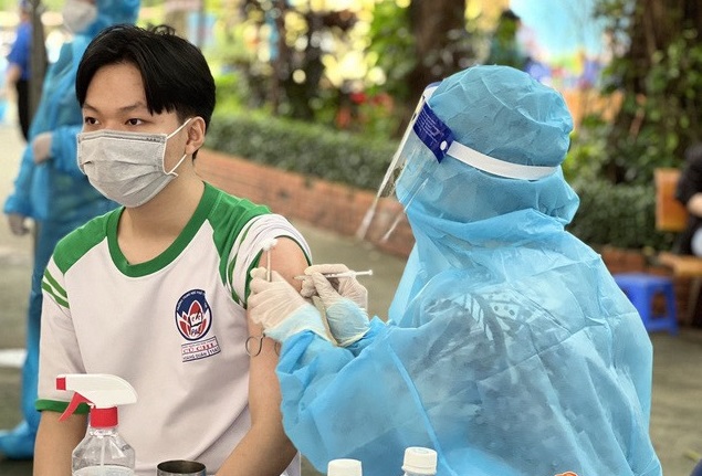 ha noi yeu cau tiem vaccine cho tre em theo lo trinh ha dan do tuoi tu 12 14 tuoi dspl 1