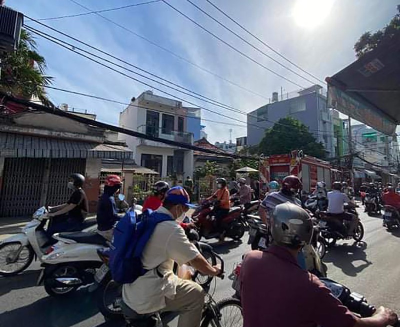 tin tuc phap luat ngay 14 12 lam ro vu co gai khong mac quan la het tren mai nha doi nhay lau o binh thanh dspl 1 tin tuc phap luat ngay 14 12 lam ro vu co gai khong mac quan la het tren mai nha doi nhay lau o binh thanh dspl 1