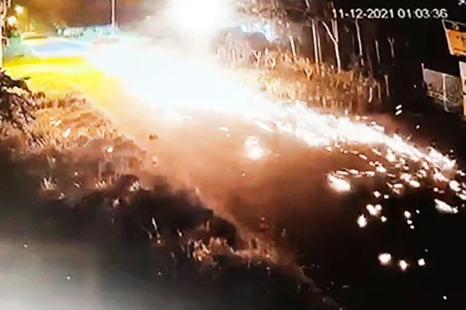 nam thanh nien lai oto keo le xe may cua cong an hon 2 km khai gi dspl nam thanh nien lai oto keo le xe may cua cong an hon 2 km khai gi dspl