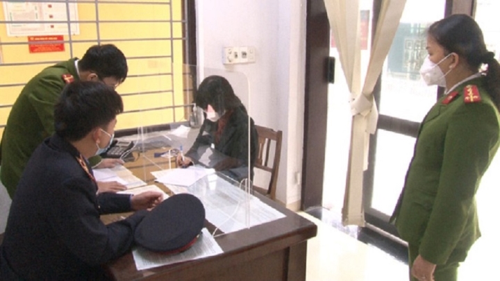 co gai tre tao 54 clip sex va 76 anh khieu dam roi tung len mang thu loi bat chinh bao nhieu dspl 1
