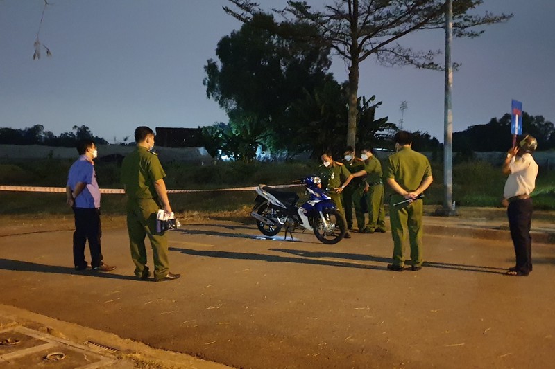 nguoi dan ong chet canh xe may trong khu cong nghiep chua co vo hay nhau nhet dpsl 1 nguoi dan ong chet canh xe may trong khu cong nghiep chua co vo hay nhau nhet dpsl 1