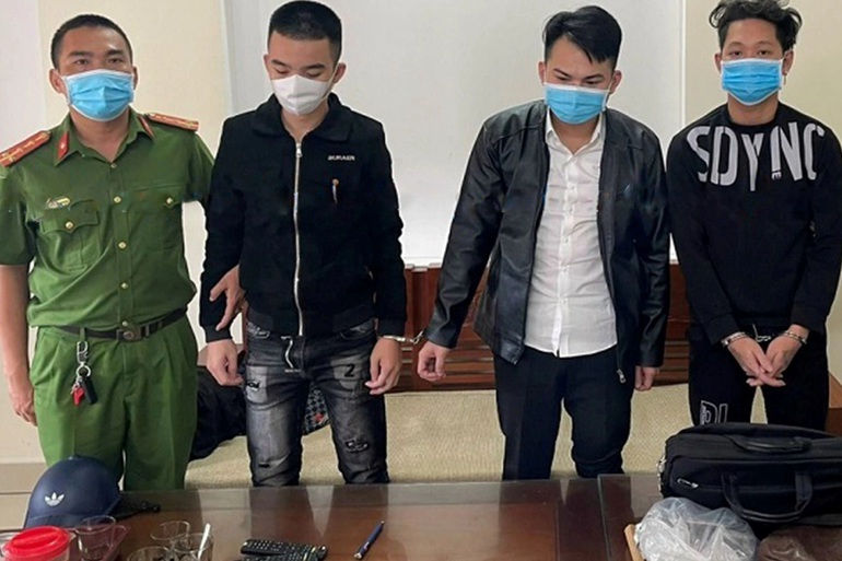 tin tuc phap luat ngay 4 1 cong an ngan chan nhom 50 nguoi dung hung khi giai quyet mau thuan dspl 2 tin tuc phap luat ngay 4 1 cong an ngan chan nhom 50 nguoi dung hung khi giai quyet mau thuan dspl 2