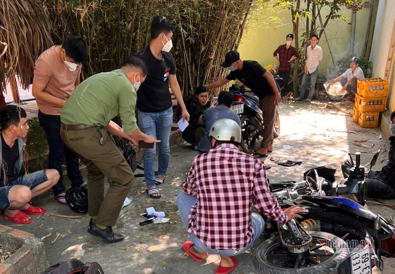 cong an binh duong bat gon nhom thanh nien mang hang nong di ban dspl 1 cong an binh duong bat gon nhom thanh nien mang hang nong di ban dspl 1
