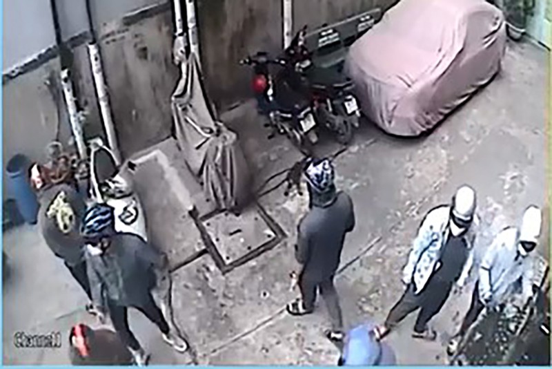 nu giam doc o tp hcm bi doa xu ca nha vi mon no cua chong cu camera ghi lai gi dspl 2