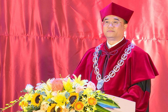 vu hieu truong truong dh kinh te cam quyen truong o le tot nghiep nguoi trong cuoc noi gi dspl 3 vu hieu truong truong dh kinh te cam quyen truong o le tot nghiep nguoi trong cuoc noi gi dspl 3