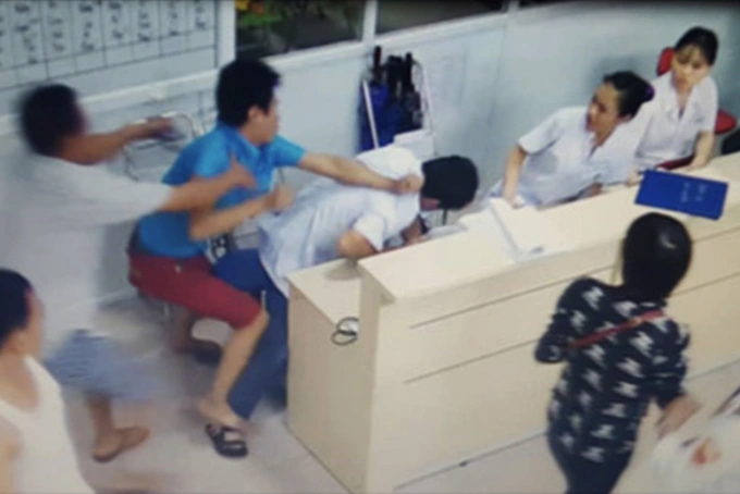 vu bac si bv nhan dan gia dinh bi doa dam so y te tp hcm thong tin chinh thuc dspl 1