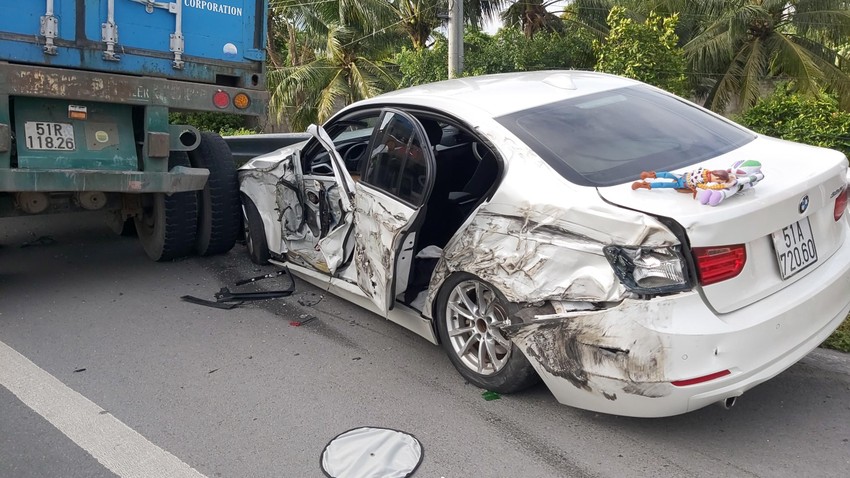 tin tuc tai nan giao thong moi ngay 10 8 hang loat xe may bi xe ben huc vang nhieu nguoi bi thuong dspl 2 tin tuc tai nan giao thong moi ngay 10 8 hang loat xe may bi xe ben huc vang nhieu nguoi bi thuong dspl 2