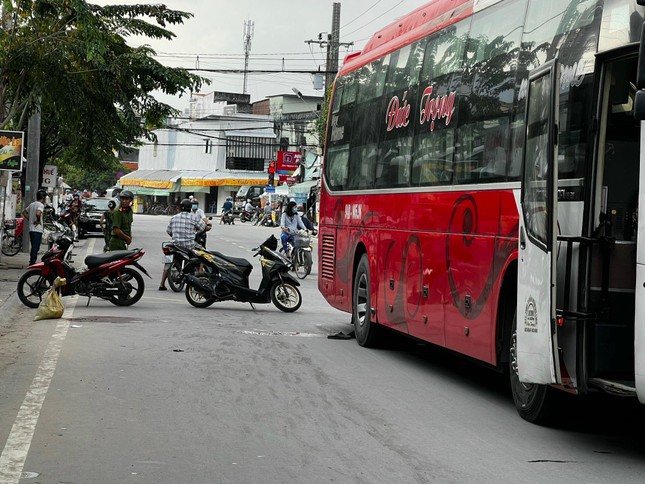 tin tuc tai nan giao thong moi ngay 15 8 2022 nguyen truong phong canh sat moi truong tu vong sau va cham xe khach dspl 1
