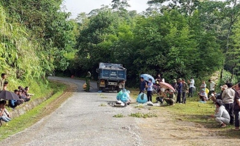 tin tuc tai nan giao thong moi ngay 15 8 2022 nguyen truong phong canh sat moi truong tu vong sau va cham xe khach dspl 2
