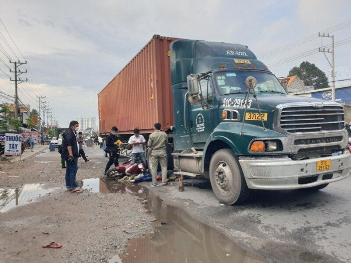 tin tuc tai nan giao thong moi ngay 22 8 cam trai o nghia trang doi nam nu cung xe o to lao xuong vuc dspl 2 tin tuc tai nan giao thong moi ngay 22 8 cam trai o nghia trang doi nam nu cung xe o to lao xuong vuc dspl 2
