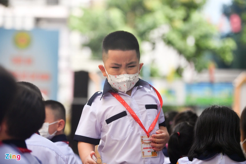 muon van cam xuc cua hoc sinh lop 1 trong buoi tuu truong dau tien dspl 3