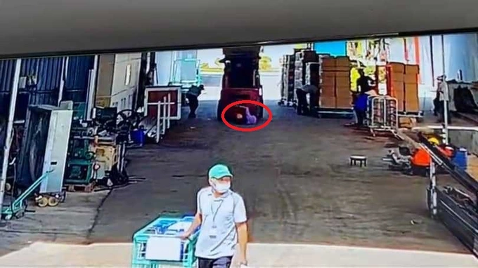 tin tuc tai nan giao thong moi ngay 24 8 2022 xe bien tu quy 2 o ha noi mat lai vo nat dau sau khi don dai phan cach dspl 2 tin tuc tai nan giao thong moi ngay 24 8 2022 xe bien tu quy 2 o ha noi mat lai vo nat dau sau khi don dai phan cach dspl 2