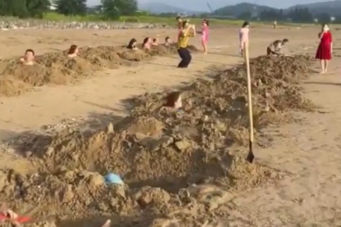 vu nhom du khach dao tung bai bien o cua lo de tao ho nam thien lanh dao dia phuong noi gi dspl 1 vu nhom du khach dao tung bai bien o cua lo de tao ho nam thien lanh dao dia phuong noi gi dspl 1