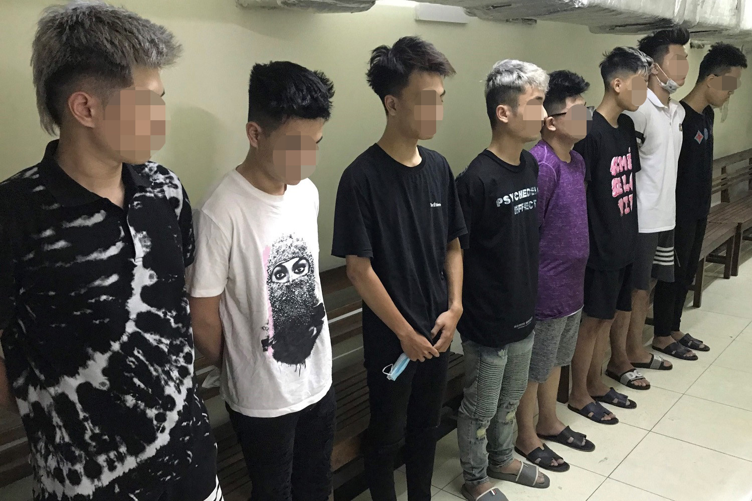 tam giu hinh su 8 quai xe ru nhau dua dem tren duong pho ha noi dspl 2 tam giu hinh su 8 quai xe ru nhau dua dem tren duong pho ha noi dspl 2