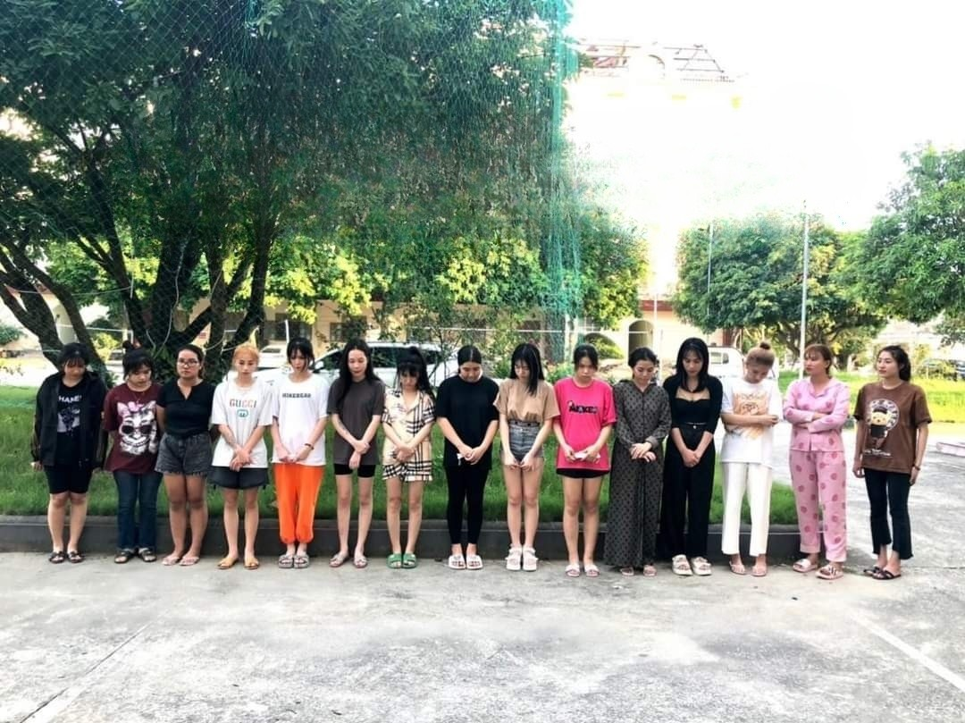ninh binh bat qua tang 37 dan choi bay lac ma tuy trong khach san nam khanh dspl 1 ninh binh bat qua tang 37 dan choi bay lac ma tuy trong khach san nam khanh dspl 1