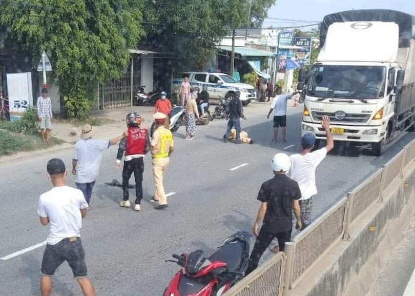 tin tuc tai nan giao thong moi ngay 12 9 2022 va cham khi di xe may nguoc chieu 2 thanh nien tu vong tai cho dspl 2