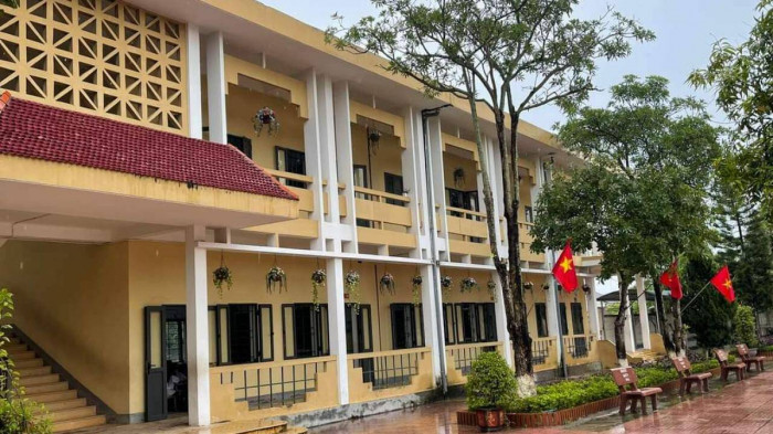 vu hoc sinh lop 3 nga tu tang hai xuong dat nguy kich suc khoe nan nhan hien ra sao dspl 1 vu hoc sinh lop 3 nga tu tang hai xuong dat nguy kich suc khoe nan nhan hien ra sao dspl 1
