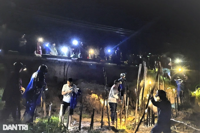 nghe an hang tram nguoi dan trang dem doi mua gia co de dspl 3 nghe an hang tram nguoi dan trang dem doi mua gia co de dspl 3