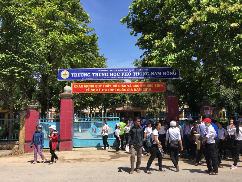 vu nam sinh lop 10 dung dao ruot ban trong gio ra choi lanh dao truong hoc noi gi dspl 1