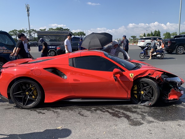 vu sieu xe ferrari 488 gay tai nan 1 nguoi chet o ha noi nguoi dan gan hien truong noi gi dspl 1 vu sieu xe ferrari 488 gay tai nan 1 nguoi chet o ha noi nguoi dan gan hien truong noi gi dspl 1