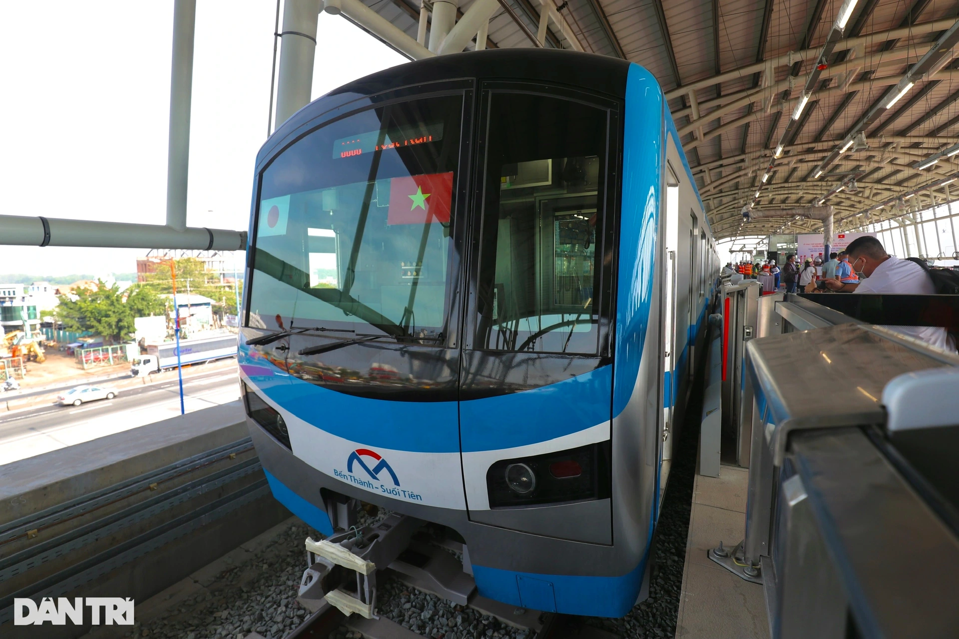 chay thu tau metro so 1 ben thanh suoi tien nguoi dan hao hung tham gia dspl 4 chay thu tau metro so 1 ben thanh suoi tien nguoi dan hao hung tham gia dspl 4