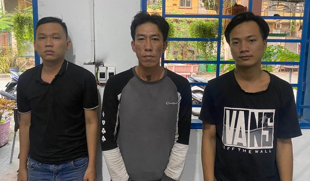 bat khan cap nhom mua ban giam long cac co gai he lo chieu thuc troi buoc no nan ban sang tay dspl 1 bat khan cap nhom mua ban giam long cac co gai he lo chieu thuc troi buoc no nan ban sang tay dspl 1