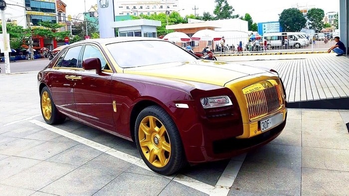 xe rolls royce ghost ma vang cua ong trinh van quyet ha gia lan 5 tim khach mua dspl 1