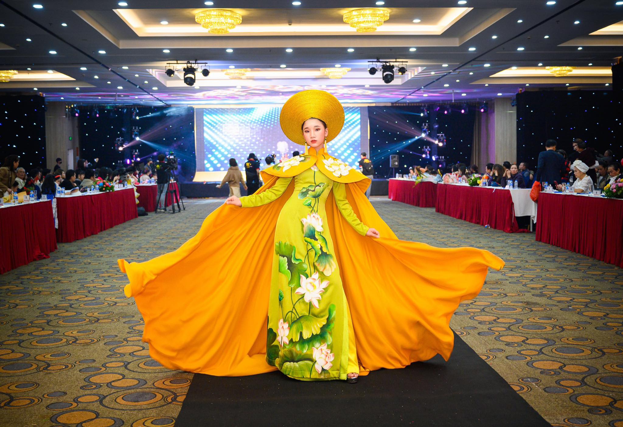 dem chung ket cuoc thi nguoi mau nhi viet nam va giai thuong ngoi sao nhi nam 2022 man nhan voi loat tiet muc xuat sac dspl 5 dem chung ket cuoc thi nguoi mau nhi viet nam va giai thuong ngoi sao nhi nam 2022 man nhan voi loat tiet muc xuat sac dspl 5