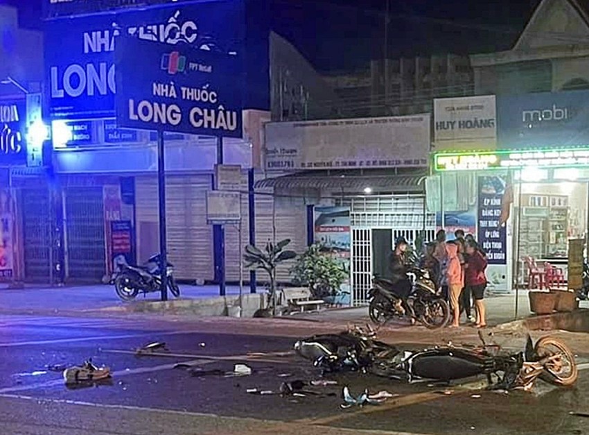 tin tuc tai nan giao thong moi ngay 29 12 2 xe may tong nhau 2 nguoi chet 1 nguoi bi thuong dspl 1 tin tuc tai nan giao thong moi ngay 29 12 2 xe may tong nhau 2 nguoi chet 1 nguoi bi thuong dspl 1