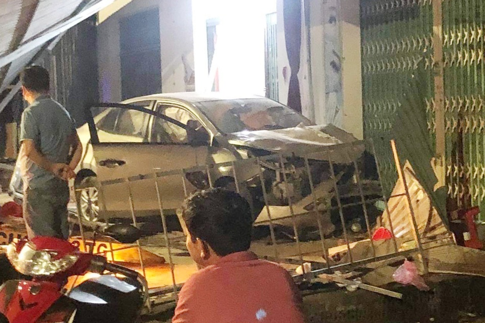 tin tuc tai nan giao thong moi ngay 31 12 nam thanh nien bi tau hoa tong tu vong luc rang sang dspl 2 tin tuc tai nan giao thong moi ngay 31 12 nam thanh nien bi tau hoa tong tu vong luc rang sang dspl 2