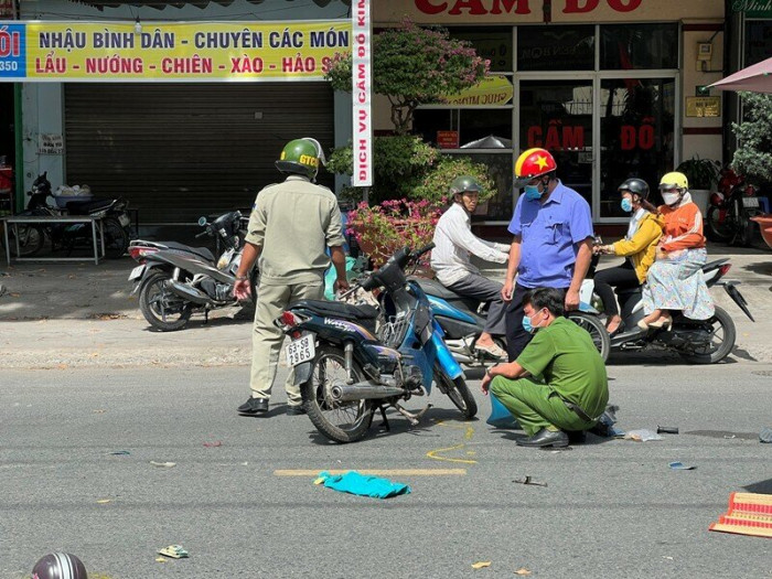 tin tuc tai nan giao thong moi ngay 4 1 2023 hai xe may va cham mot nguoi tu vong dspl 1 tin tuc tai nan giao thong moi ngay 4 1 2023 hai xe may va cham mot nguoi tu vong dspl 1