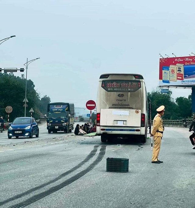 tin tuc tai nan giao thong moi ngay 9 1 tai nan thuong tam khien 2 phu nu tu vong dspl 1