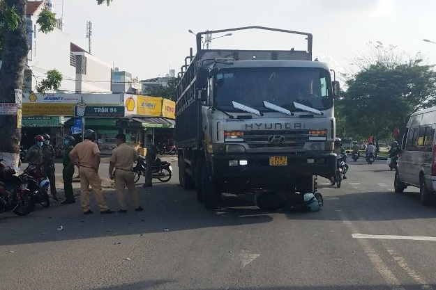 tin tuc tai nan giao thong moi ngay 15 1 nu sinh cap 2 thiet mang sau cu va cham xe tai o tp hcm dpsl 1 tin tuc tai nan giao thong moi ngay 15 1 nu sinh cap 2 thiet mang sau cu va cham xe tai o tp hcm dpsl 1