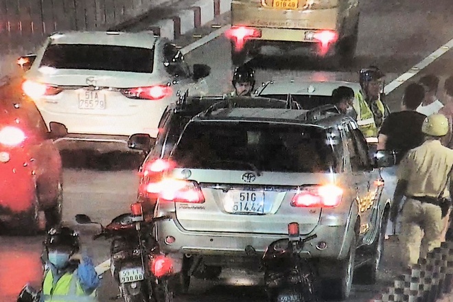 tin tuc tai nan giao thong moi ngay 18 1 xe hop tong bay u be tong roi lat ngua giua tp quang ngai ngay can tet dspl 2 tin tuc tai nan giao thong moi ngay 18 1 xe hop tong bay u be tong roi lat ngua giua tp quang ngai ngay can tet dspl 2