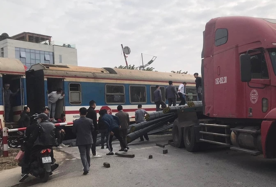 tin tuc tai nan giao thong moi ngay 29 1 o to nghi bi mat lai dam xe may dung cho den do khien 2 nguoi nhap vien dspl 2 tin tuc tai nan giao thong moi ngay 29 1 o to nghi bi mat lai dam xe may dung cho den do khien 2 nguoi nhap vien dspl 2