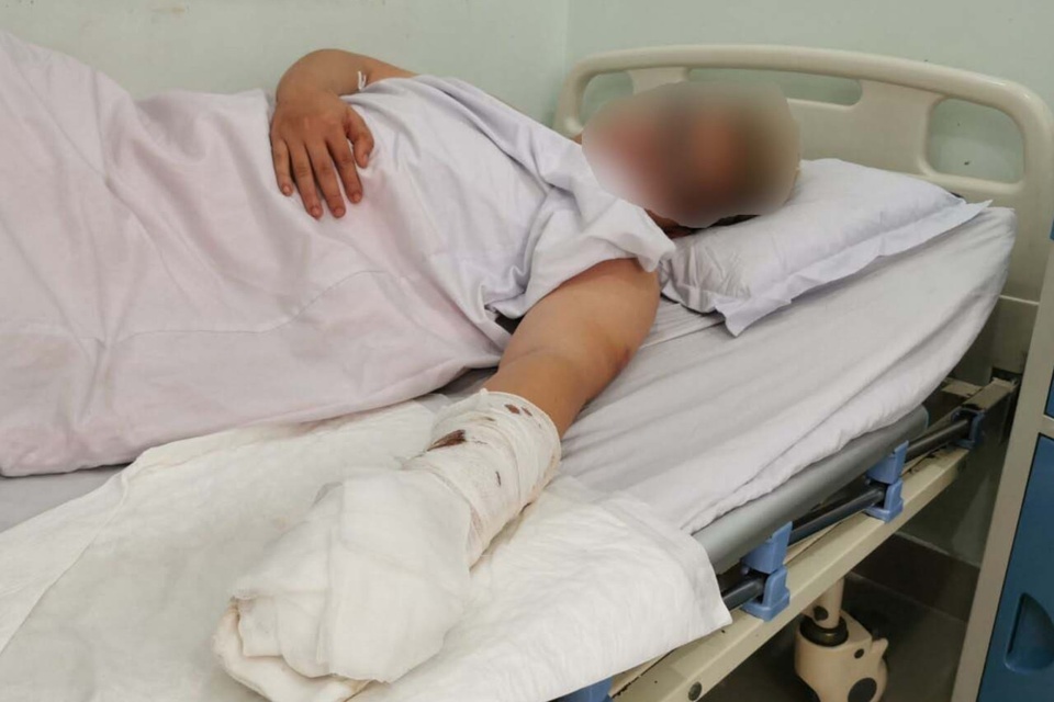 tin tuc phap luat moi nhat ngay 5 2 bi chem dut lia ngon tay khi dang da bong dspl 1 tin tuc phap luat moi nhat ngay 5 2 bi chem dut lia ngon tay khi dang da bong dspl 1