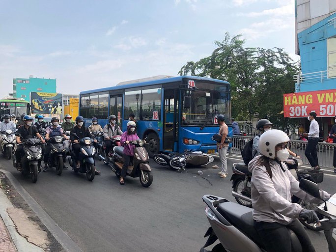 tin tuc tai nan giao thong moi ngay 16 2 xe cho hang tu thien bi lat tren deo lam 3 nguoi thuong vong dpsl 1 tin tuc tai nan giao thong moi ngay 16 2 xe cho hang tu thien bi lat tren deo lam 3 nguoi thuong vong dpsl 1