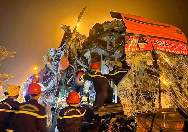 tin tuc tai nan giao thong moi ngay 22 2 tai nan lien hoan giua 3 xe o to o lao cai 4 nguoi bi thuong dspl 1 tin tuc tai nan giao thong moi ngay 22 2 tai nan lien hoan giua 3 xe o to o lao cai 4 nguoi bi thuong dspl 1