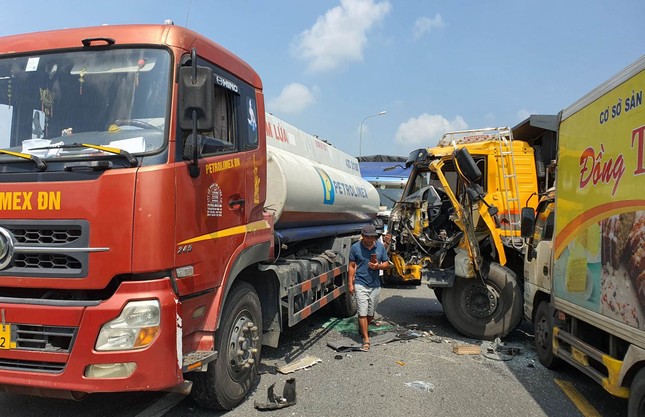 tin tuc tai nan giao thong moi nhat ngay 7 3 xe may kep 3 tong thang vao to csgt kiem tra nong do con dspl 2 tin tuc tai nan giao thong moi nhat ngay 7 3 xe may kep 3 tong thang vao to csgt kiem tra nong do con dspl 2