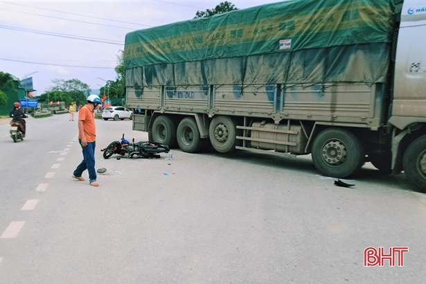 tin tuc tai nan giao thong moi nhat ngay 19 3 xe tai cuop duong tong xe khach khi qua vong xuyen 13 nguoi bi thuong dspl 2 tin tuc tai nan giao thong moi nhat ngay 19 3 xe tai cuop duong tong xe khach khi qua vong xuyen 13 nguoi bi thuong dspl 2