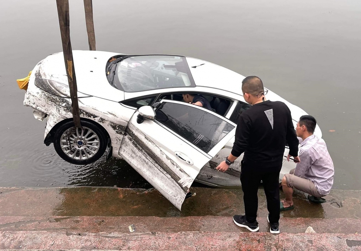 tin tuc tai nan giao thong moi nhat ngay 2 4 2 23 dap nham chan ga nguoi phu nu lao thang o to xuong ho tay dspl 1 tin tuc tai nan giao thong moi nhat ngay 2 4 2 23 dap nham chan ga nguoi phu nu lao thang o to xuong ho tay dspl 1
